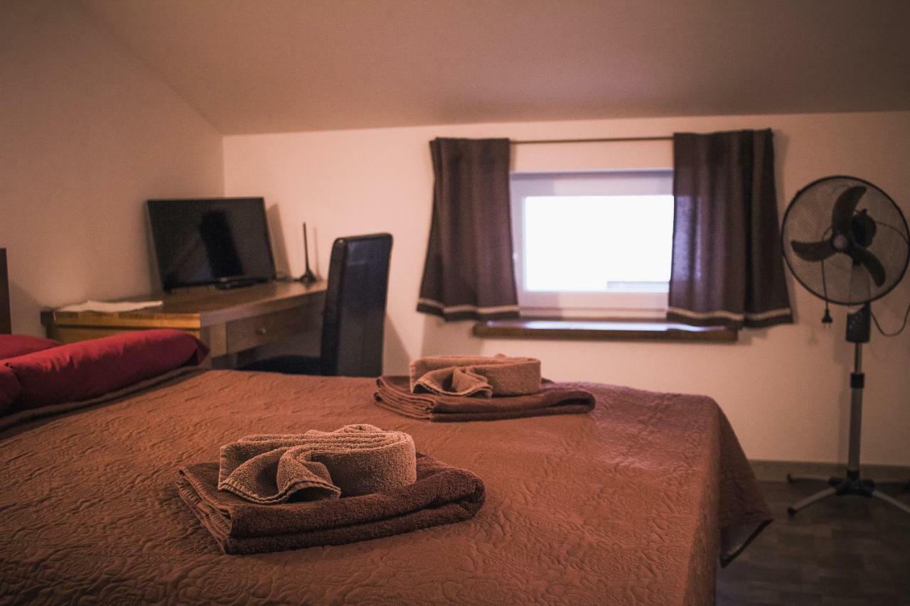 Ventspils Centra Apartamenti Екстер'єр фото